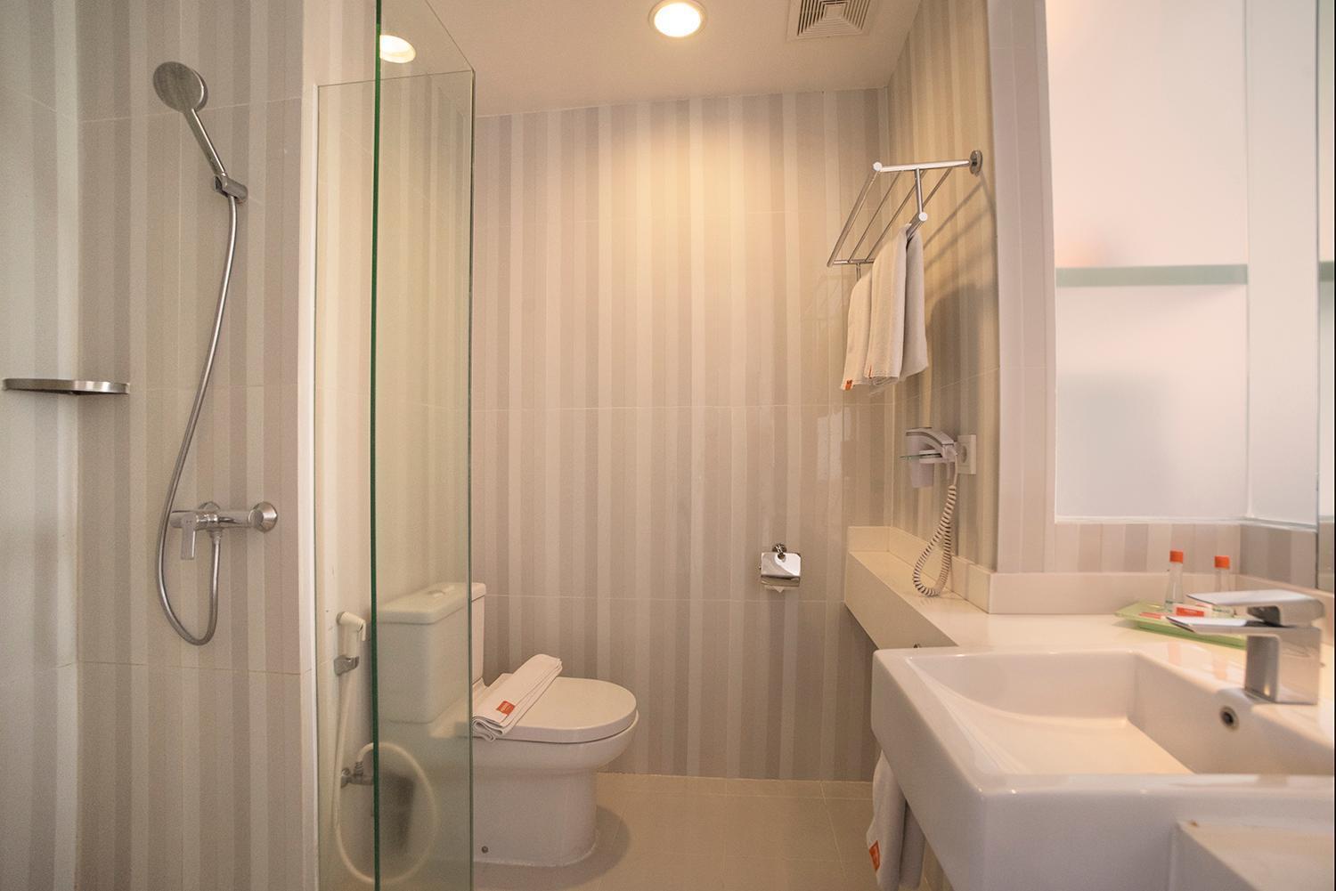 Kamar HARRIS Double atau Twin dengan Pemandangan Kolam Renang