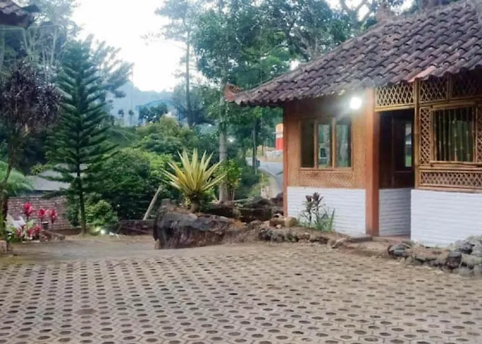 Alam Asri Pujon Hotel Malang